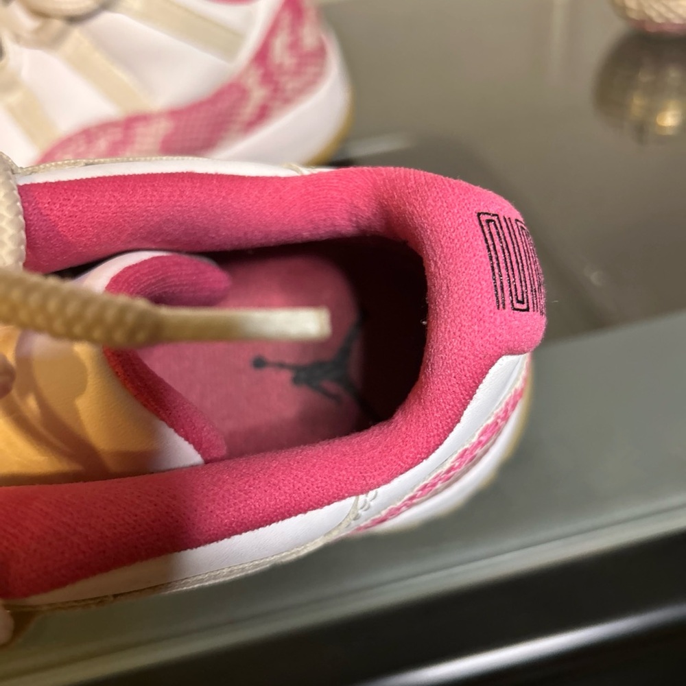 Size 8 - Air Jordan 11 Retro Low Pink Snakeskin W - Picture 14 of 16